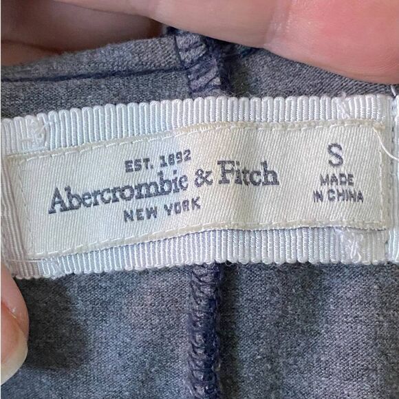 Abercrombie & Fitch Bodycon Crochet Knit Lace Dress Size Small - Picture 6 of 7